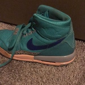 40$ air Jordan turquoise color size 6.5